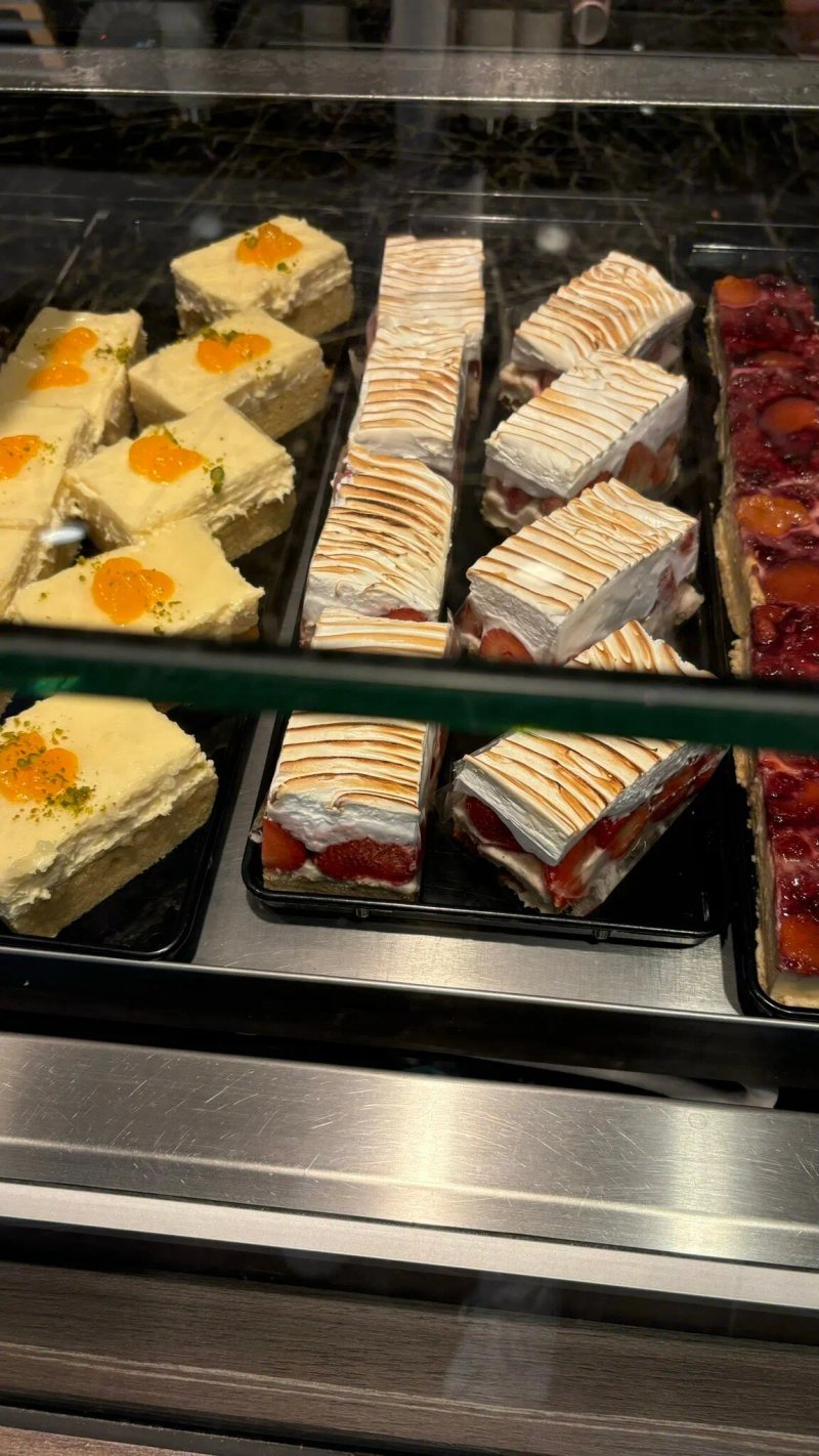 Konditorei Und Backerei Horn Confiserie