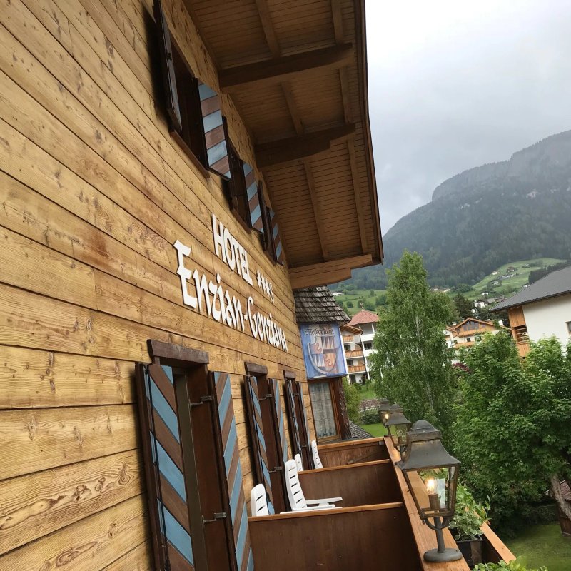 Hotel Enzian Genziana