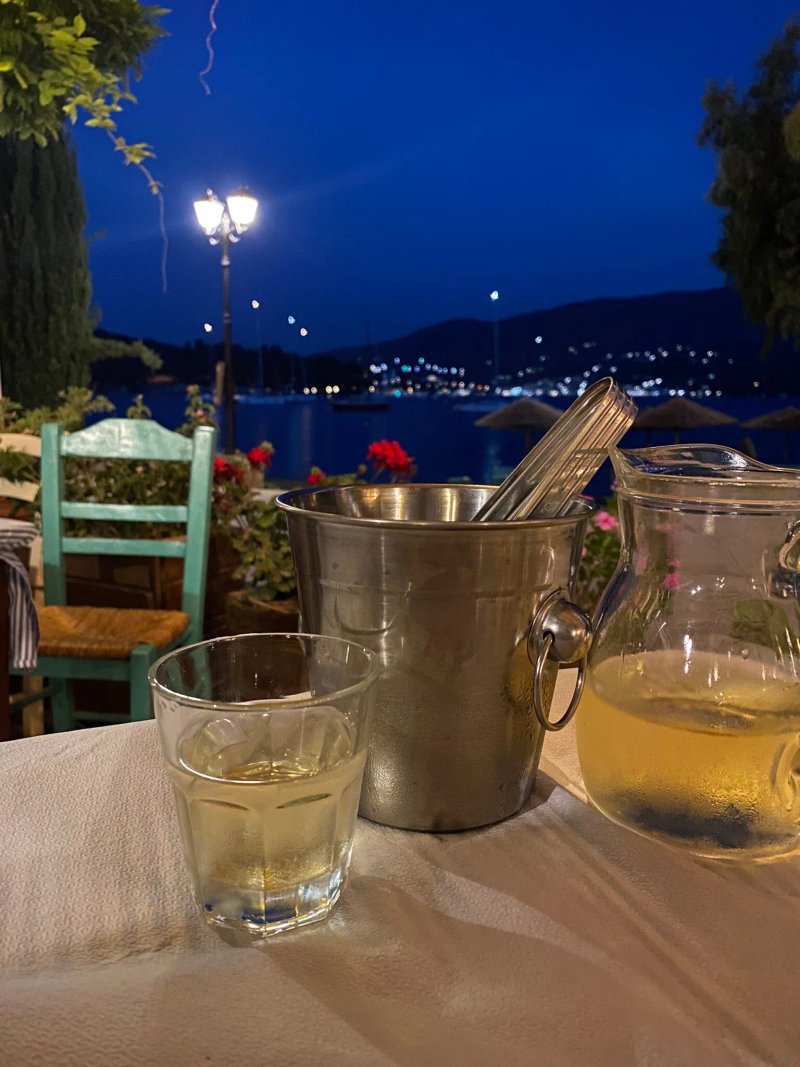 Petros Taverna