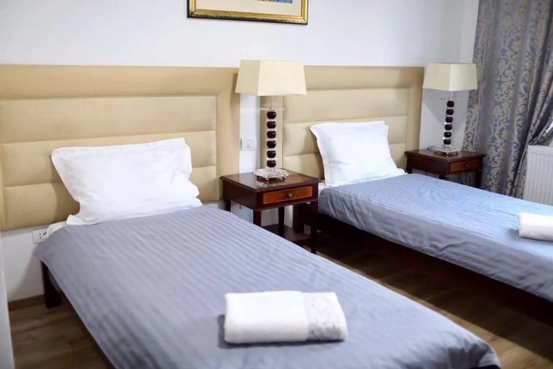 Hotel EKA