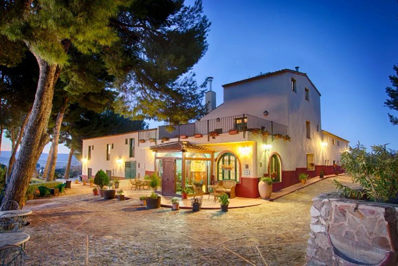 Hotel Rural Castillo De Biar En Finca Fanecaes