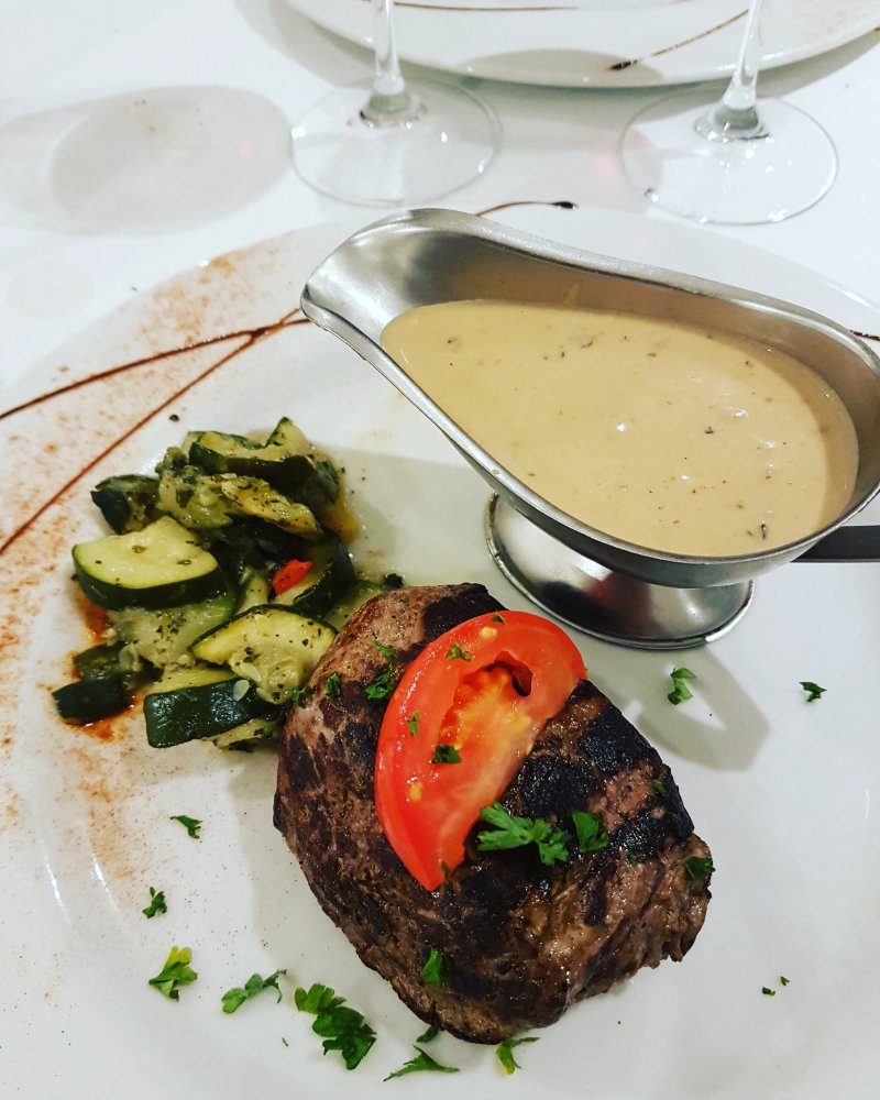 Aux Bouchees D'or