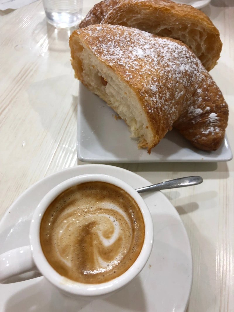 White Cornetteria Caffetteria