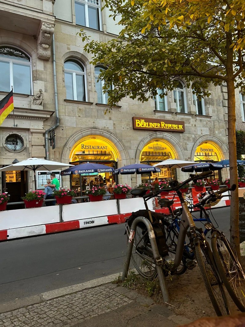 Die Berliner Republik - Brokers Bierborse