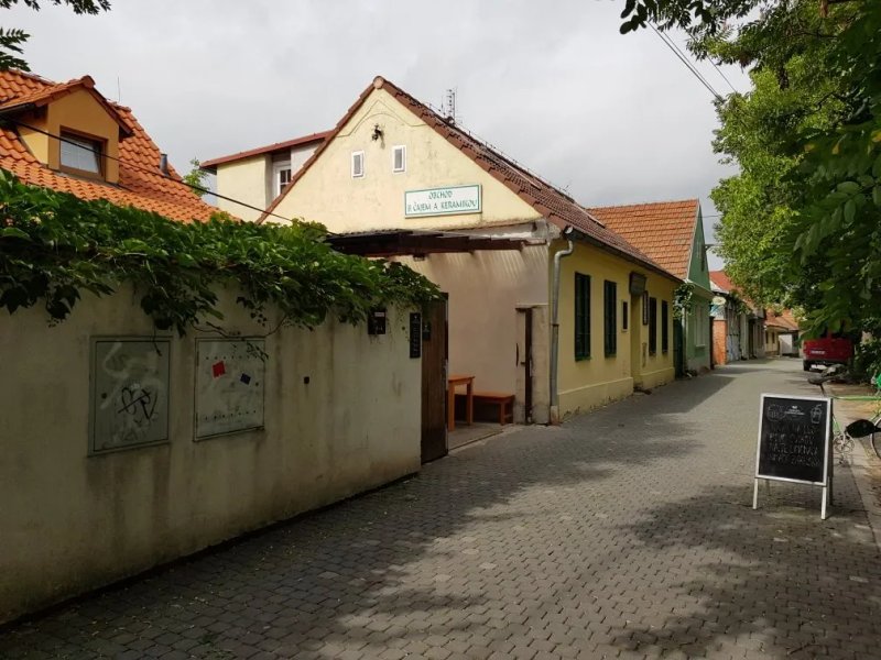 Charlie's Coffee & Garden