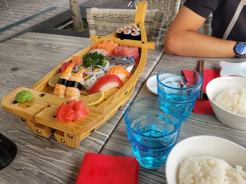 Natsu Sushi