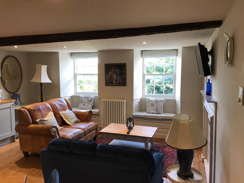 Monmouth House Apartments