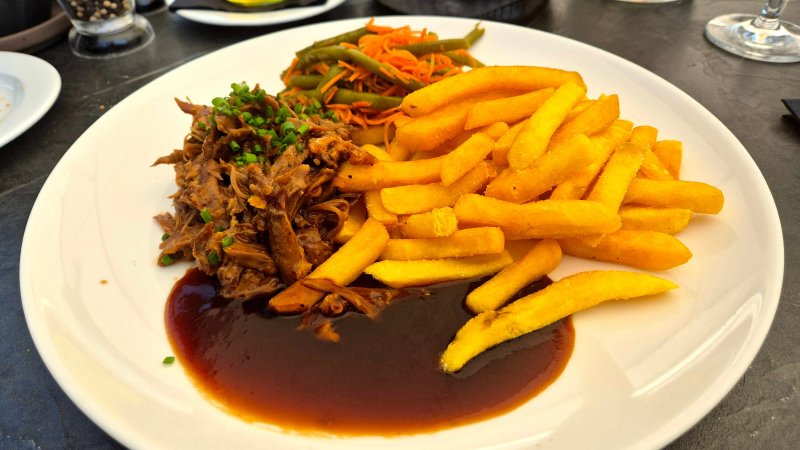 Check Inn Restaurant