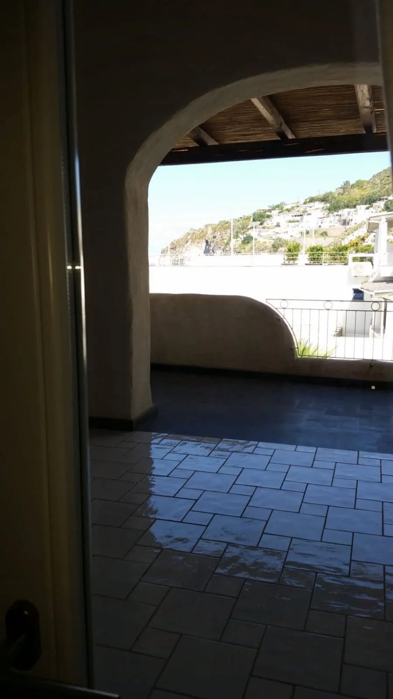 NerOssidiana Sul Mare Di Lipari