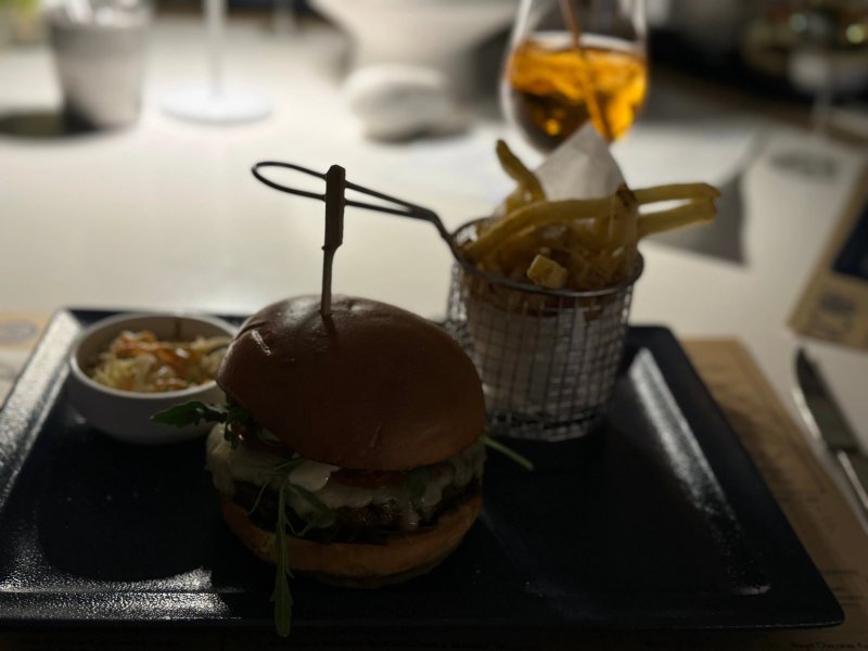 Roof Burger Bar