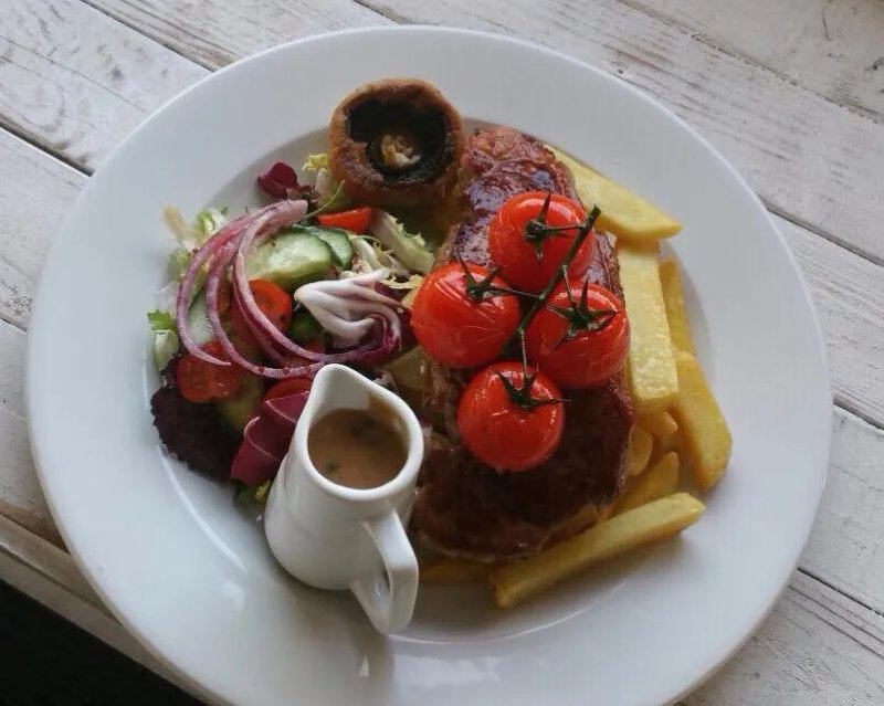 Los Arcos Bar & Restaurant