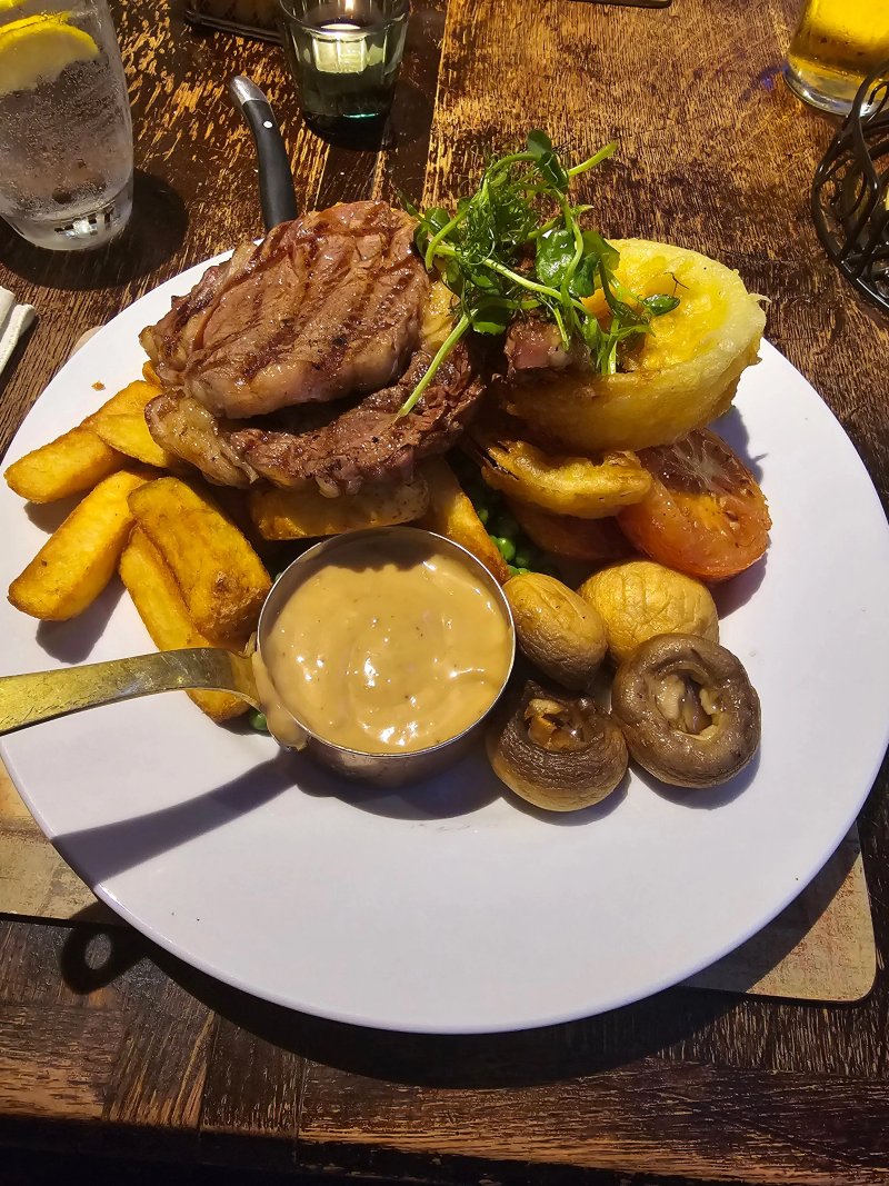 THE RISING SUN INN