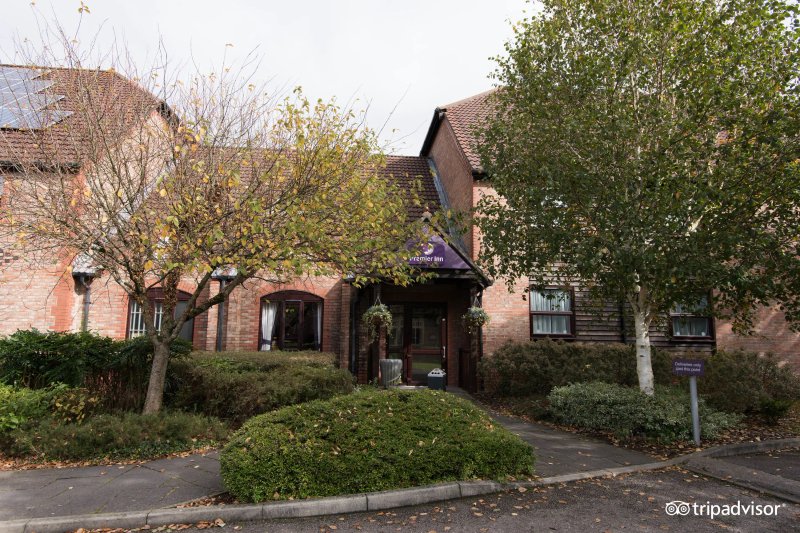Premier Inn Bridgend (M4, J35) Hotel