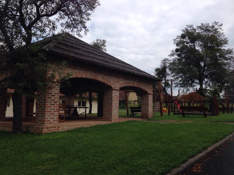 Ginti Guesthouse And Restaurant