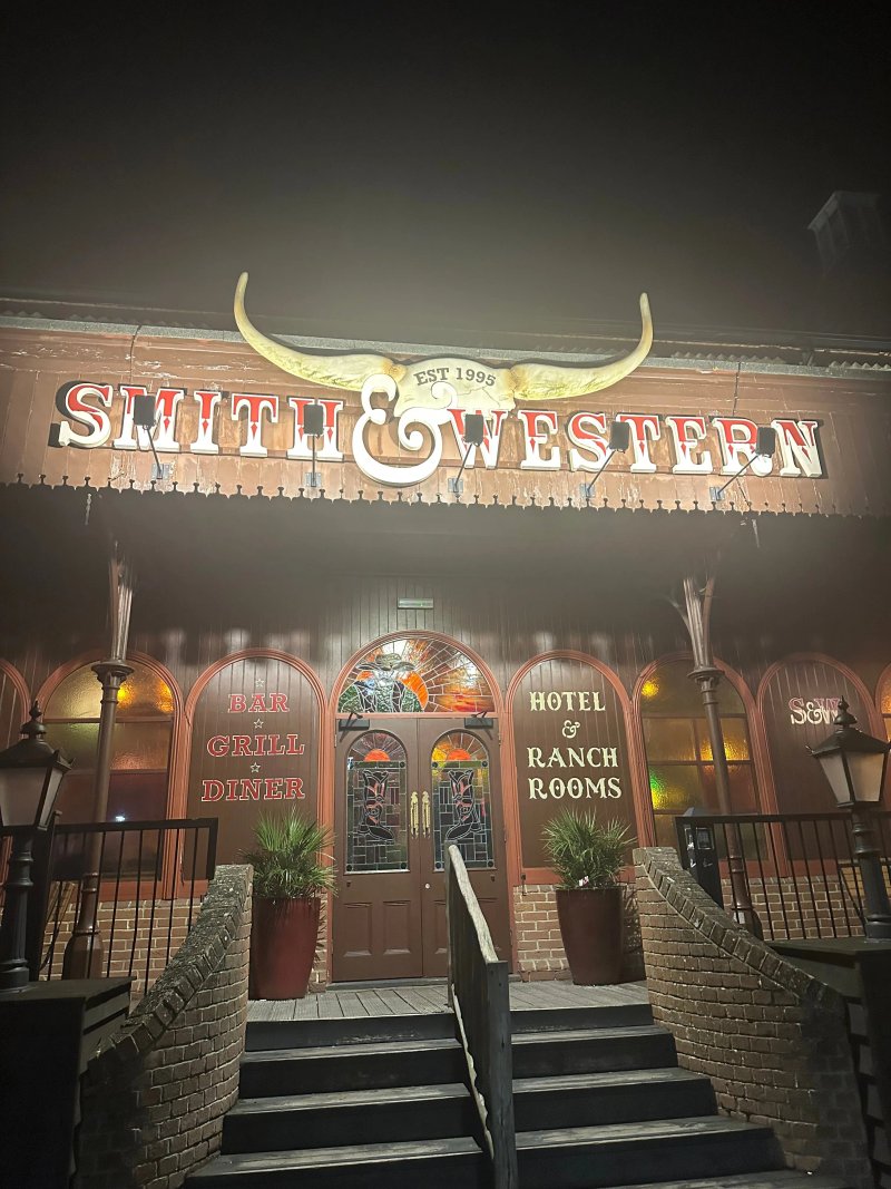 Smith & Western Hotel & Restaurant
