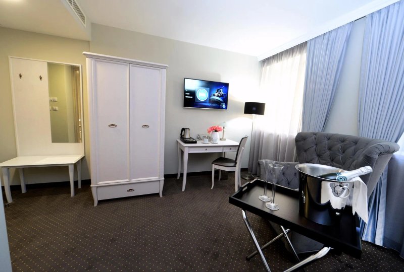 Alexandar Square Boutique Hotel