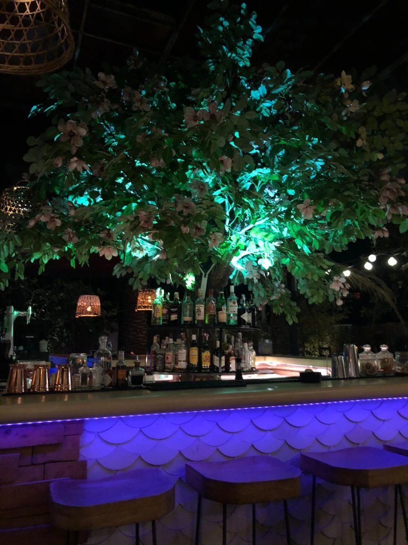 Cas Costas Grill & Market