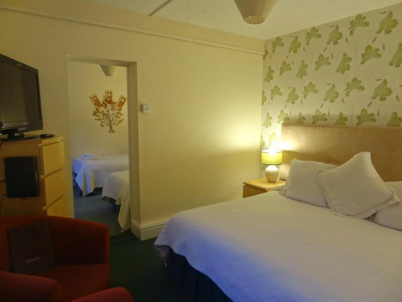 The Edward Hotel