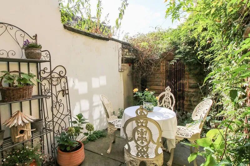 COBBLERS COTTAGE, pet friendly in Whitchurch