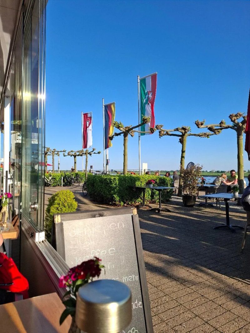 Promenade 8
