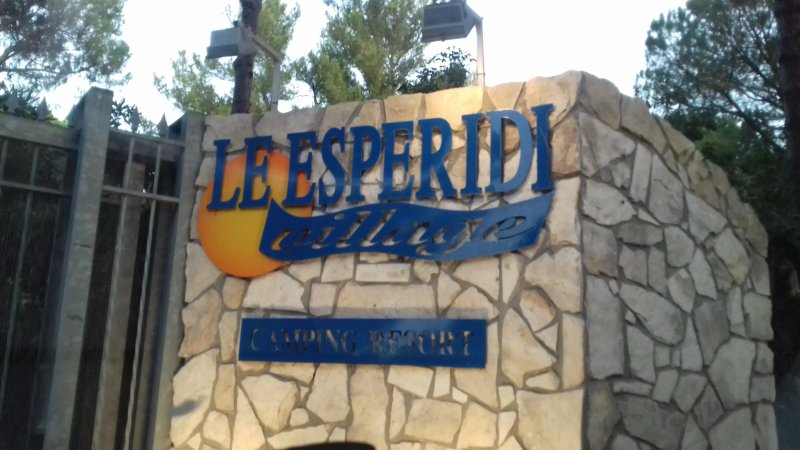 Le Esperidi Village