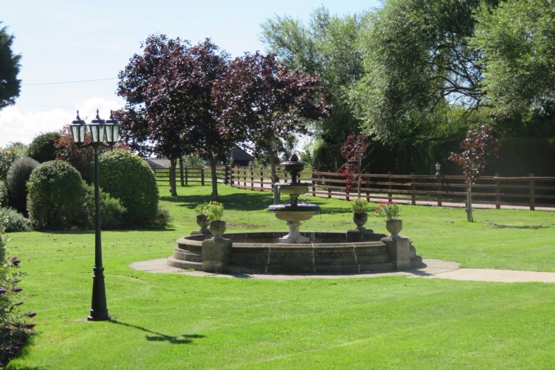 Batch Country House