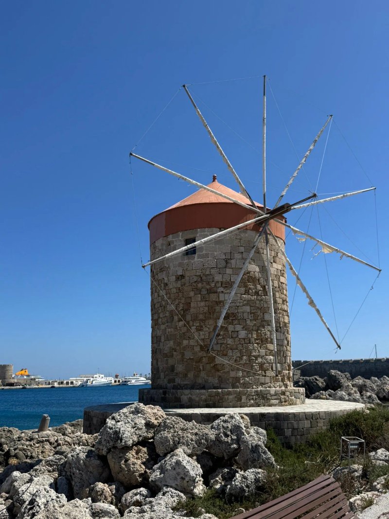 Stavros Hotel