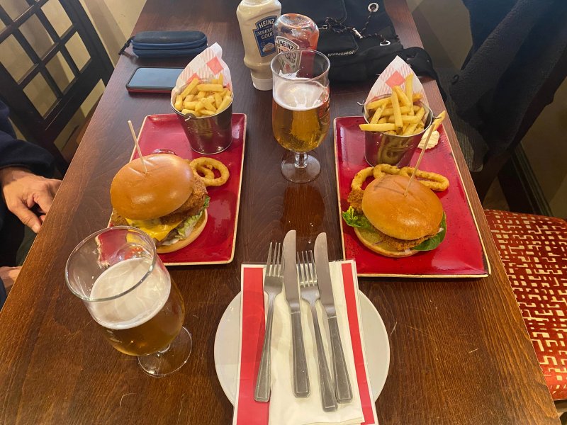 The Wolds, Nottingham - Hungry Horse