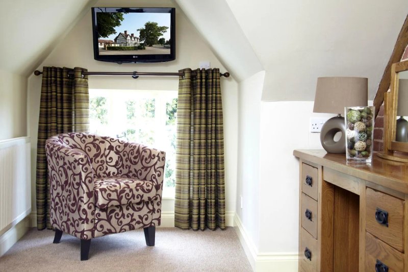 Broom Hall Inn