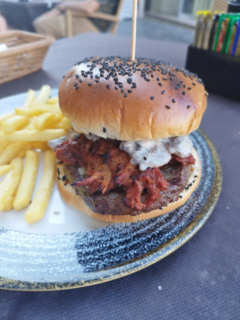 StrEat Whisky Bistro