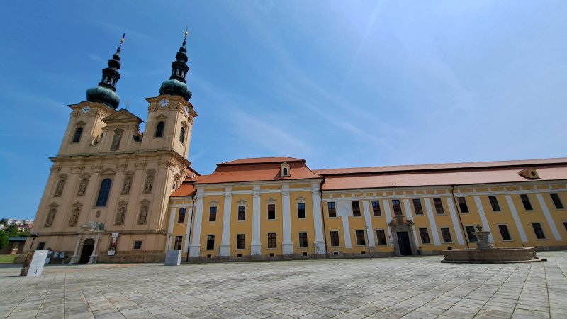 Bazilika Nanebevzeti Panny Marie a Svateho Cyrila a MetodEje