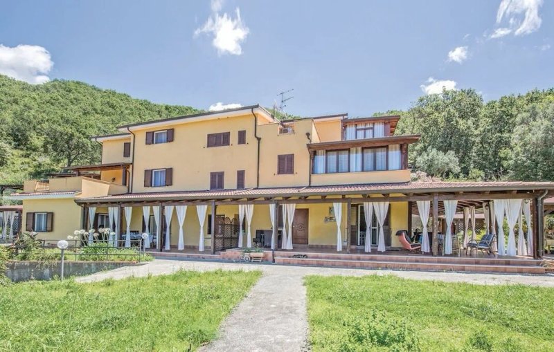Casale Rondinella B & B