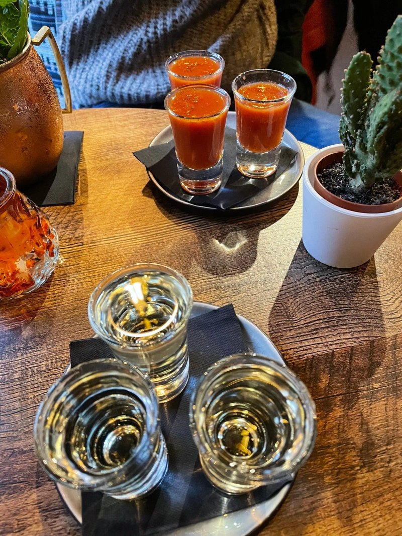 Bar Tikila