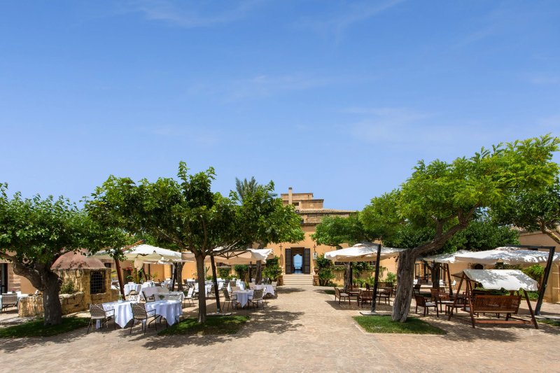 Baglio Oneto dei Principi di San Lorenzo - LUXURY WINE RESORT