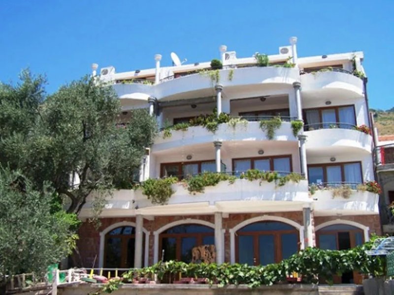 Apartments and Rooms Levantin Inn