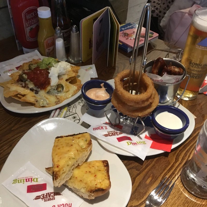 Huck's American Bar & Grill