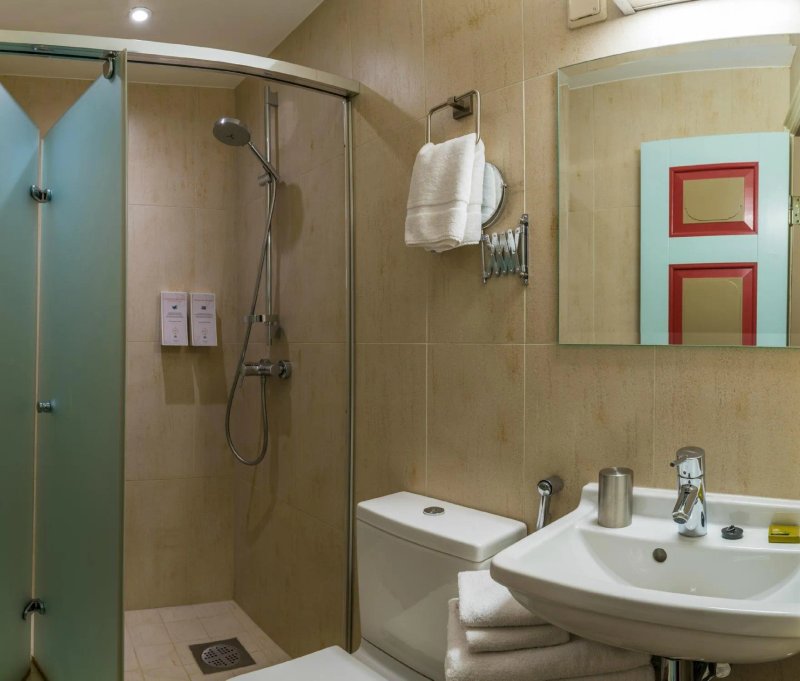 Hotel CRU