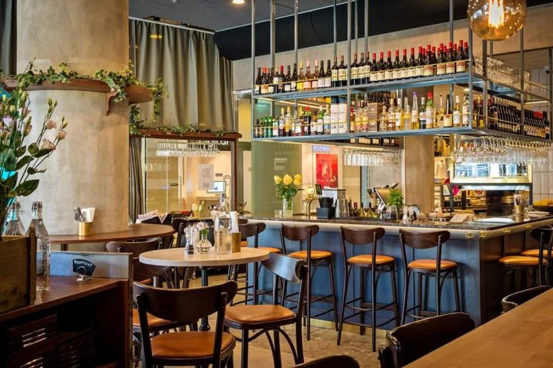 Le Bistro
