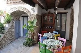 B&b Amphisya
