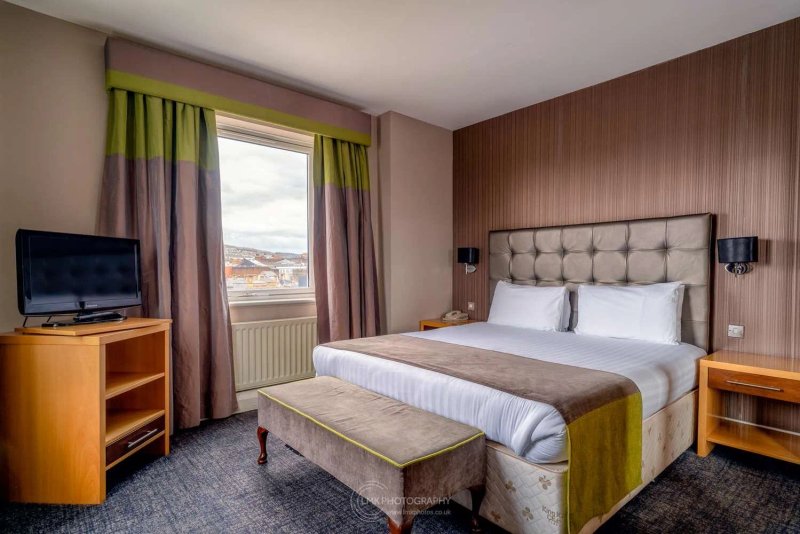 City Hotel