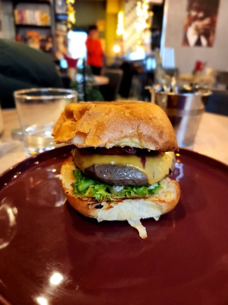 Cult - Burger Restaurant