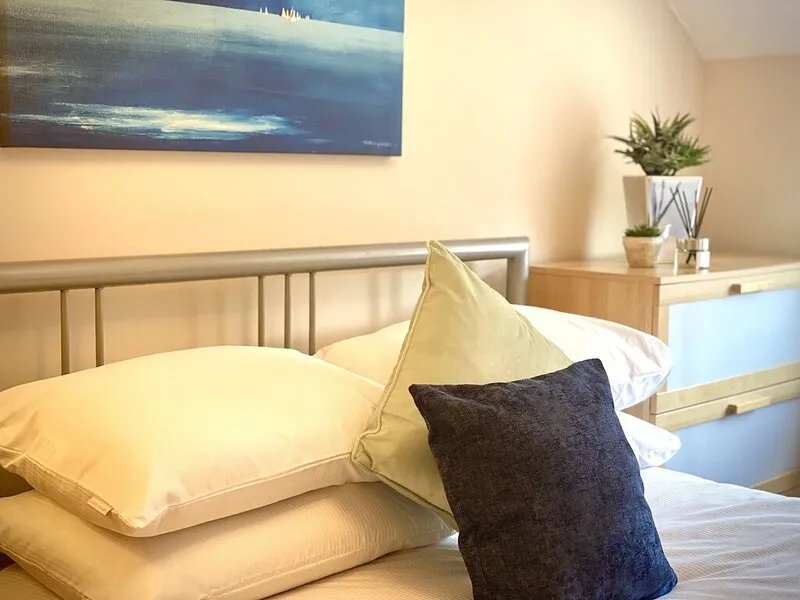 Aylesbury Contractor and Staycation House