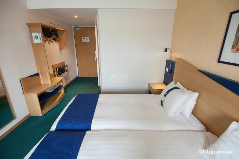 Holiday Inn Express Geneva Airport By IHG