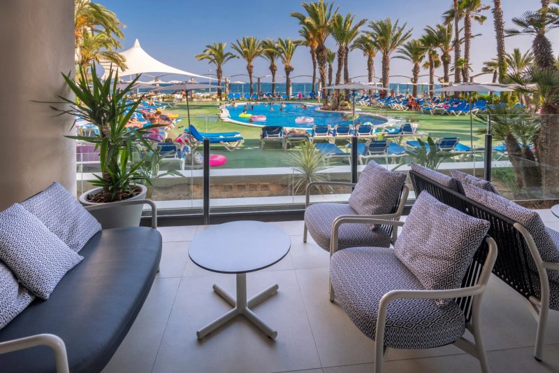 Caprici Beach Hotel & Spa