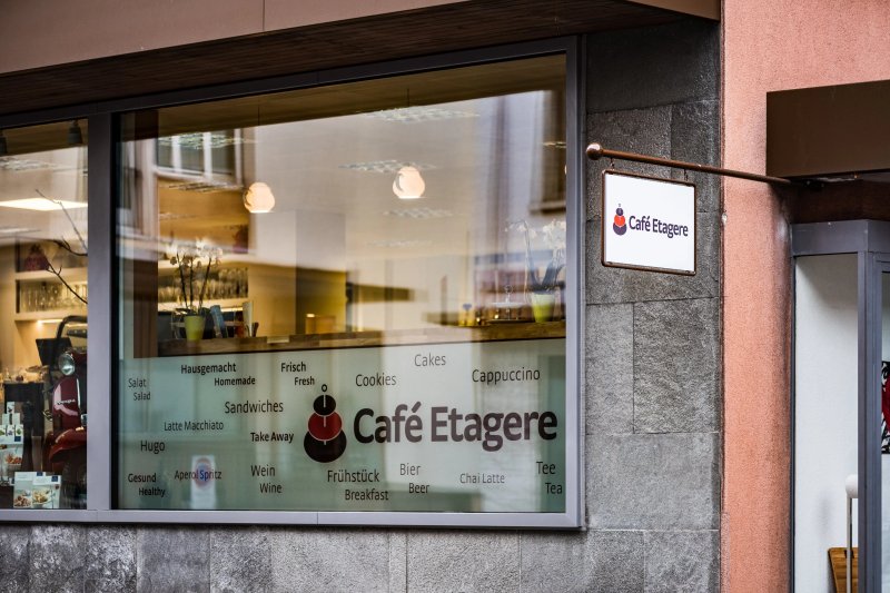 Cafe Etagere