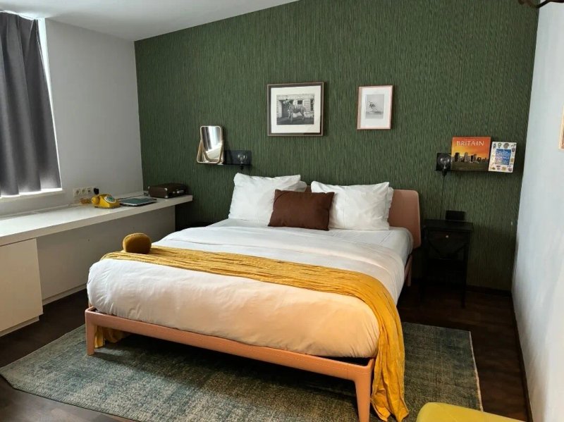 Max Brown 7th District Hotel