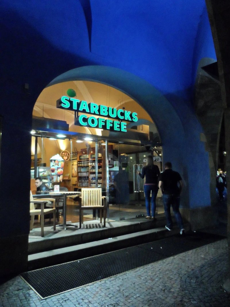 Starbucks Staromestske