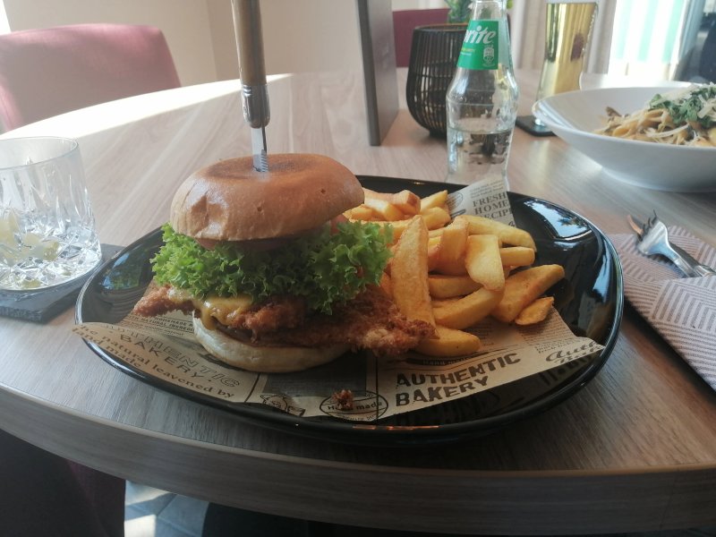 Novel Restaurant & Bar