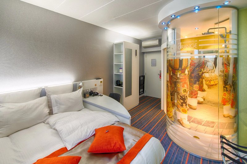 Orange Hotel