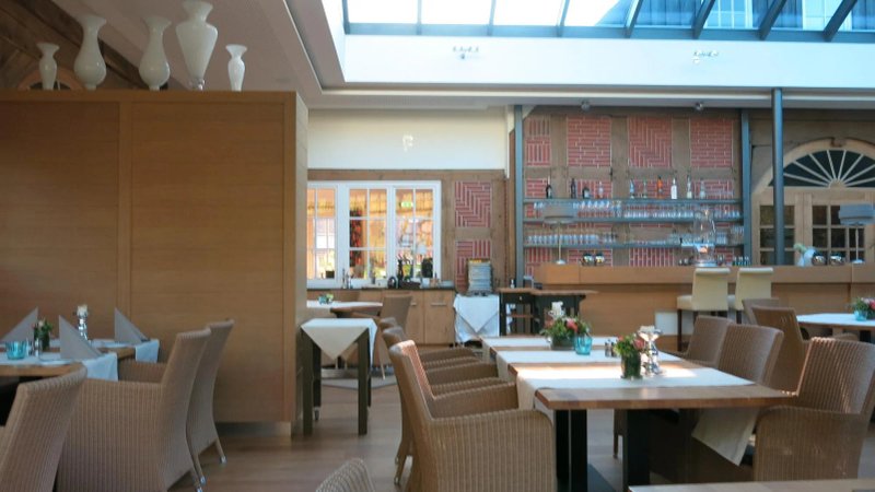 Restaurants & cafés